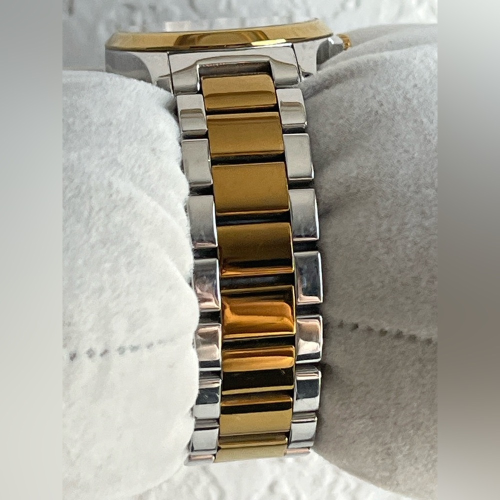 GUCCI G-Timeless YA126531 Two-Tone PVD Stainless Steel ladies Watch - Picture 7 of 17
